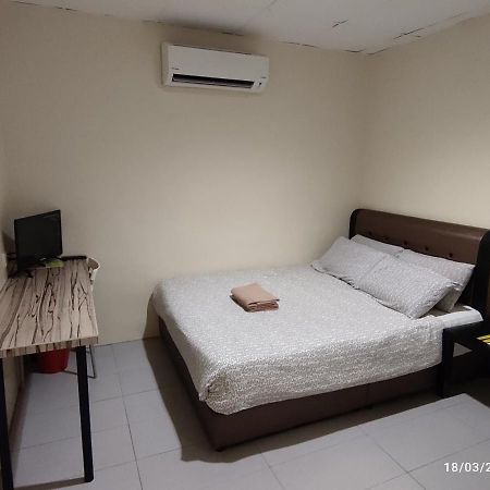 Fifty Seven Inn Batu Pahat Exterior foto